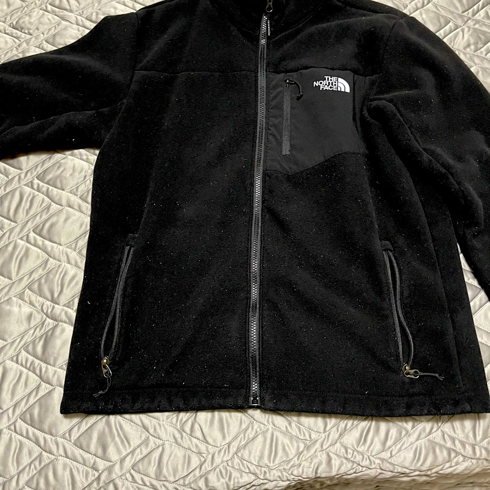 selling north face fleece good shape no rips no stains